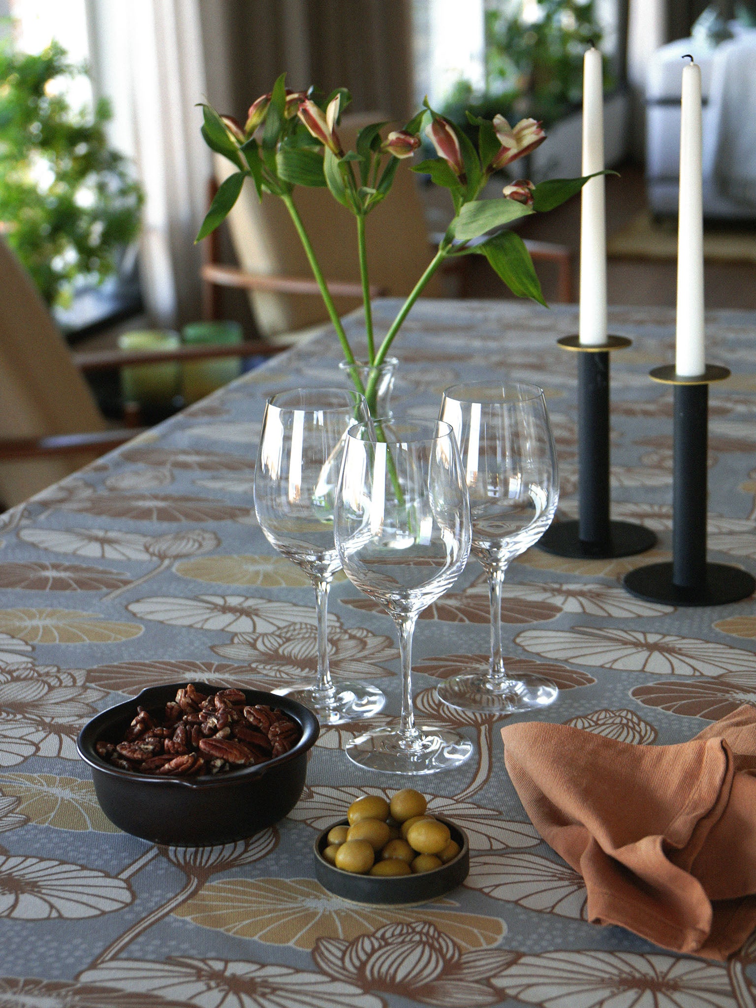 Fabric by the metre – Lotus