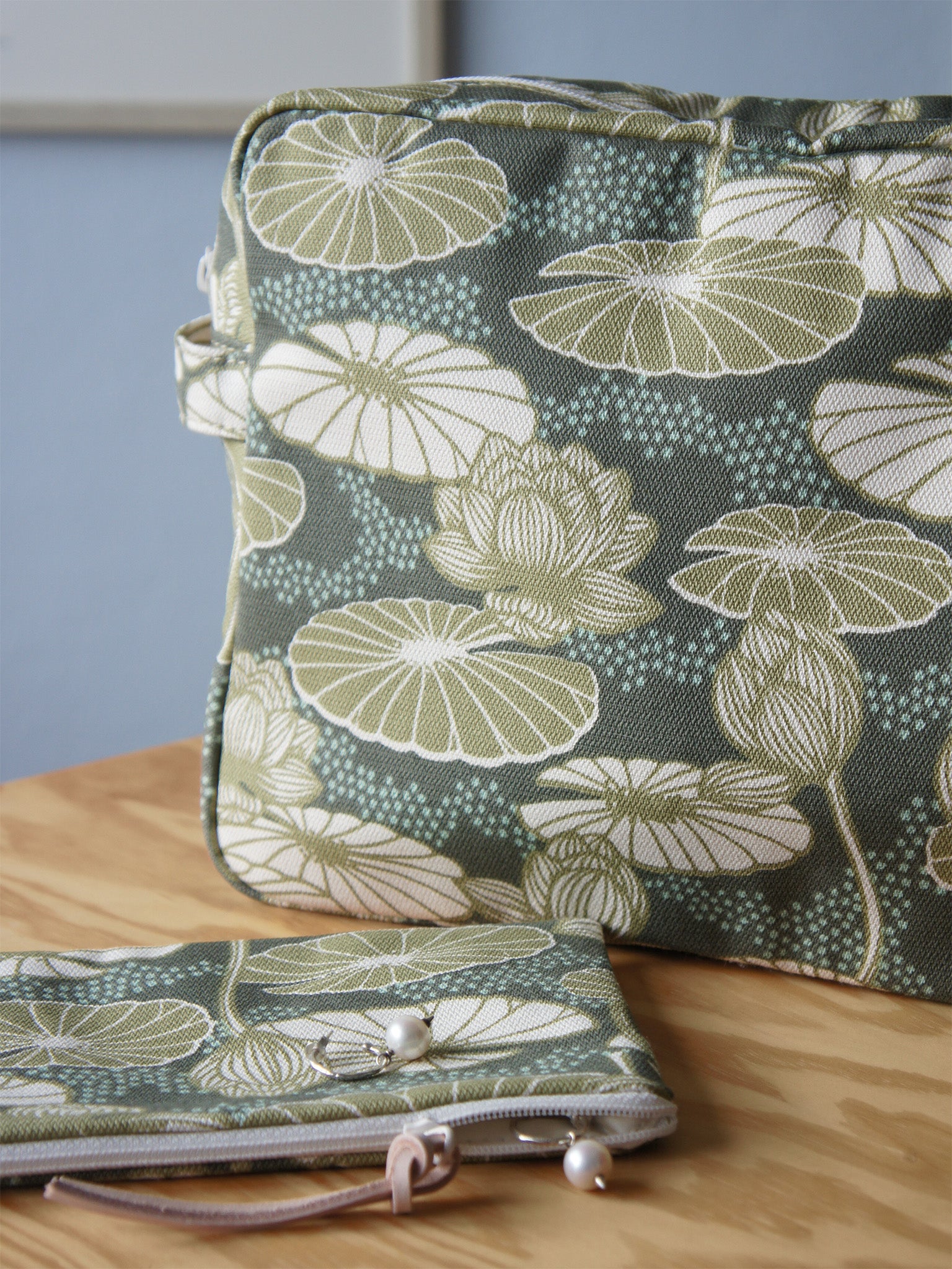 Wash bag XL – Lotus