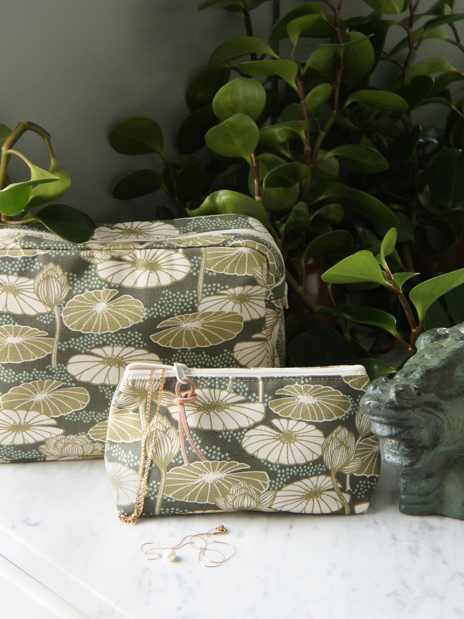 Wash bag XL – Lotus