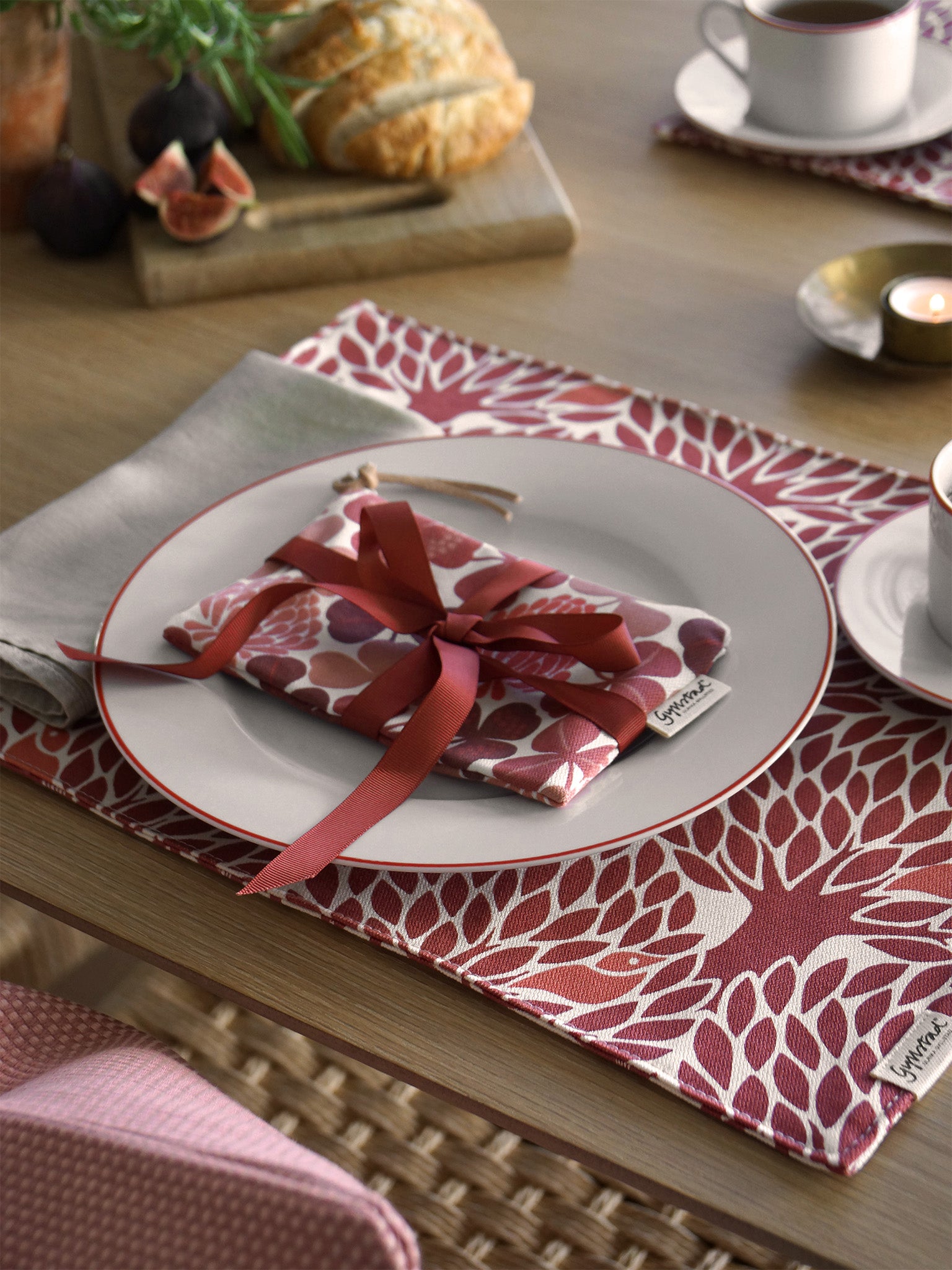 Place mats – Gömställe & Bladverk