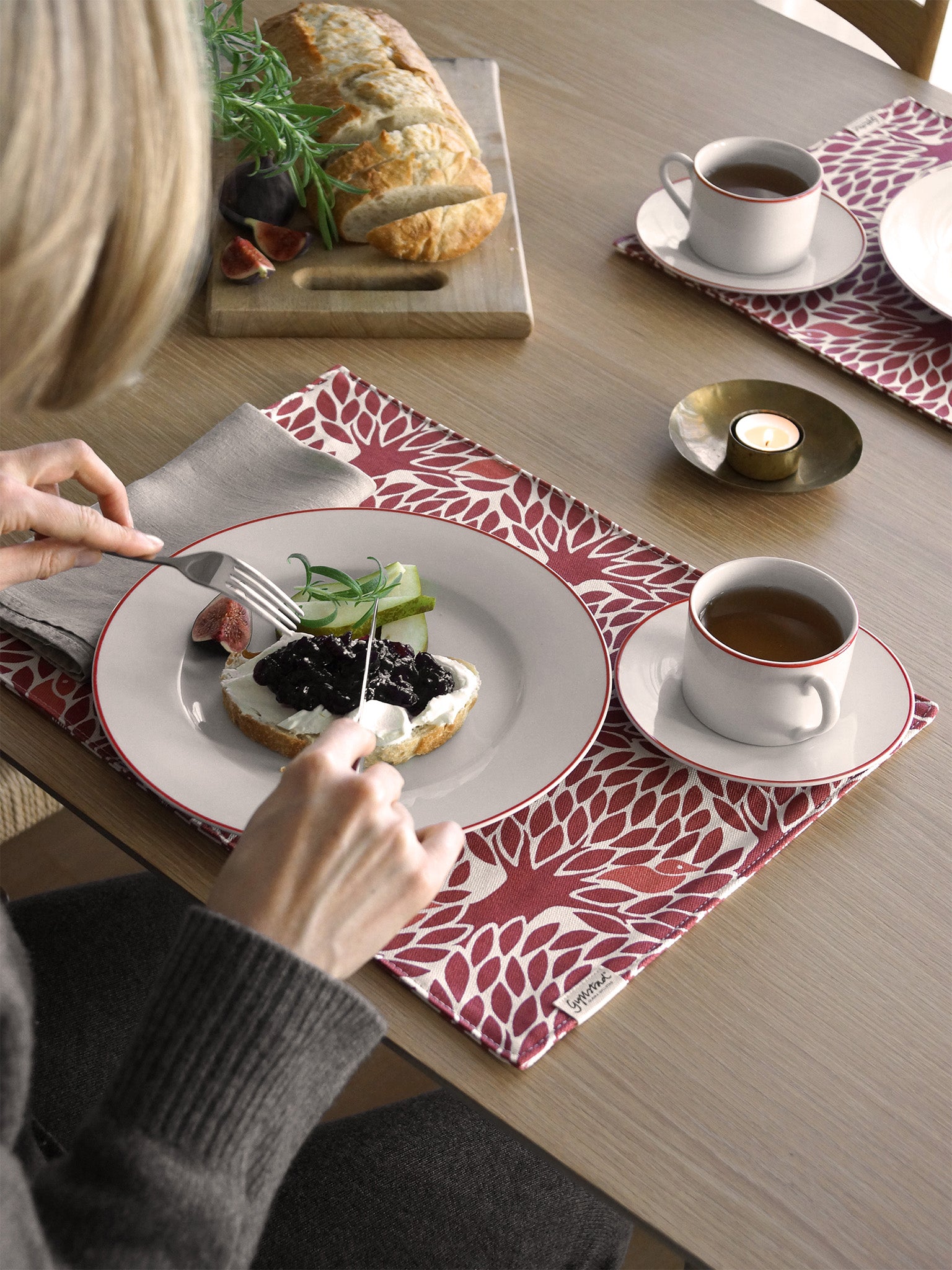 Place mats – Gömställe & Bladverk