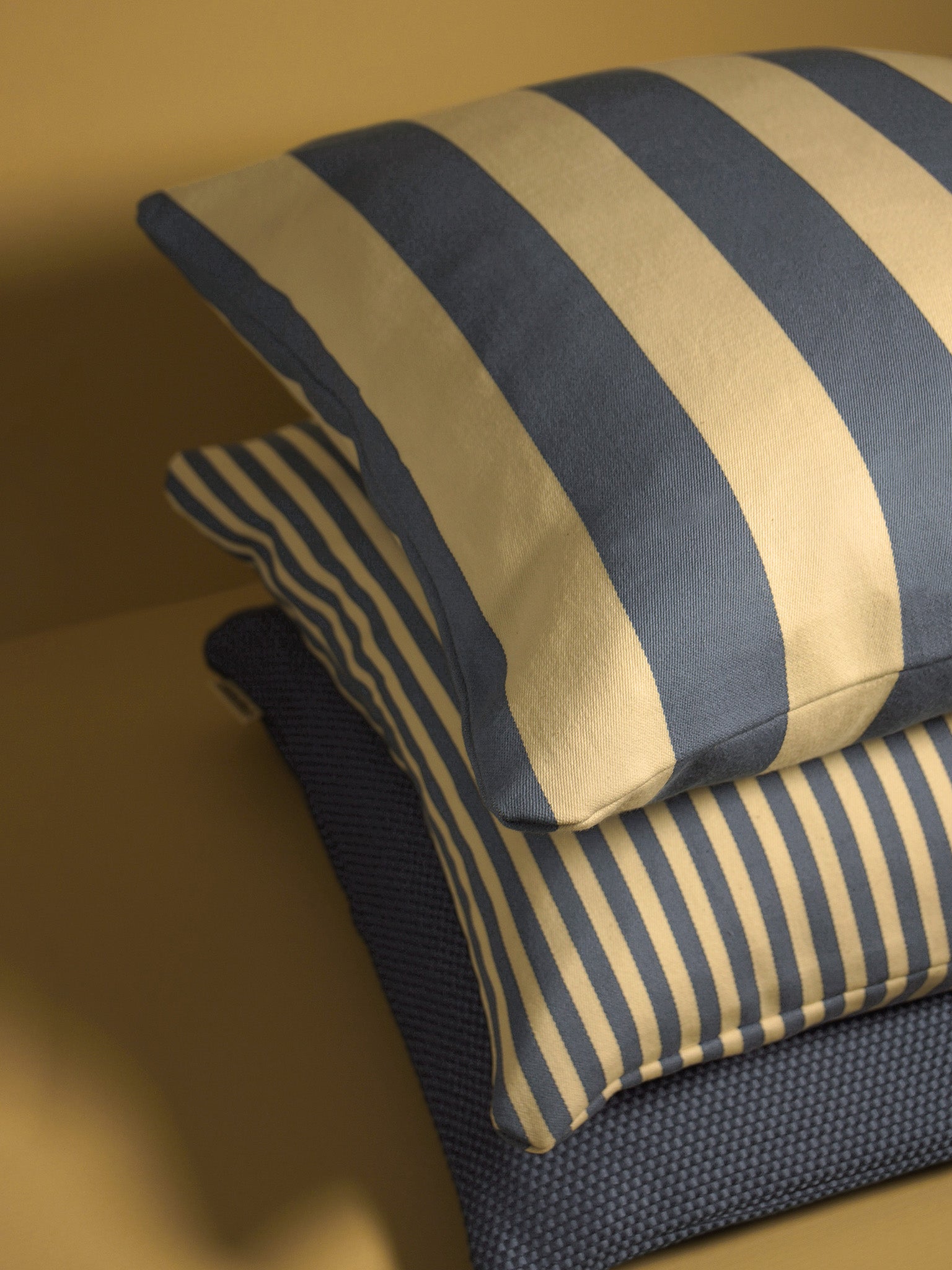 Cushion cover – Siri Rand